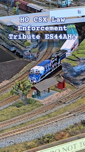 HO Scale CSX Law Enforcement Tribute ES44AH Rolls Through Rural Countryside!