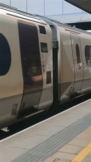 Train Arrivals at Leicester Railway Station.UK