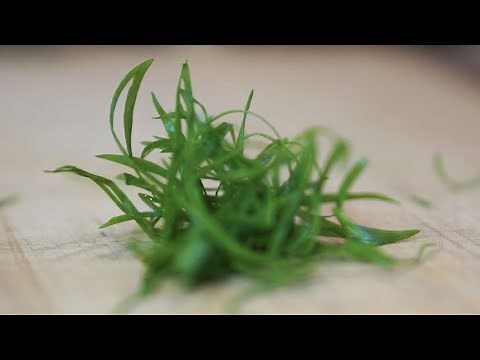 I Finally Figured out how to cut FANCY Green Onions!