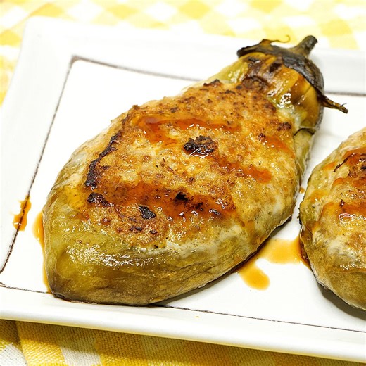 【なす×ひき肉で簡単おかず】とろふわ食感がたまらない！なすのミートオムレツレシピ / Eggplant Meat Omelet レシピはこちら！ https://www.buzzfeed.com/jp/redkikuchi/eggplant-meat-omelet-movie 作ったらコメント欄に写真を投稿してくださいね！😊✨ | Tasty Japan