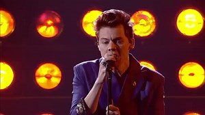 Harry Styles returns to The X Factor stage! - Live Shows - The X Factor 2017