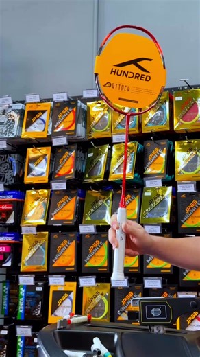 Stringing ASMR🤫❤️‍🔥 Hundred Nano Neo 7000🔥 Fast swings Smooth for continuous attacks ⚡ Light in hand👋 Easy to use from beginners to advanced players 🙌🏻 Get yours here ⬇️ https://my.shp.ee/m5wnDUf #hundred #hndrd #badminton #sportsclickcourt #malaysia | Sportsclick Court