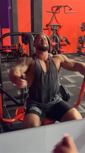 Craig Morton on Instagram: "Chest day rocking the @myprotein stringer 😎 cuddle game strong 💪🏼💪🏼 @myprotein code: Craig #chestday #gymlife #bodybuilding"