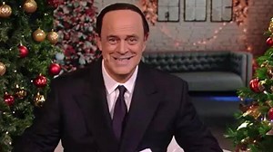 Video, Crozza/Berlusconi e la battuta infelice: "Ora non si può più nemmeno dire pullman?"