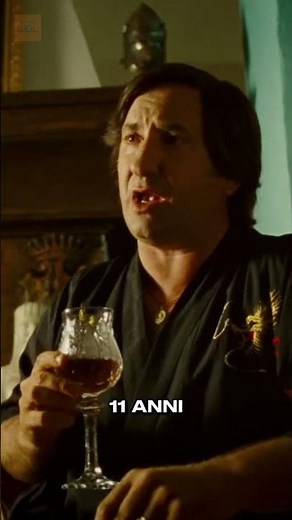 Avevi il casco...😂 Antonio Albanese scena divertente dal film Qualunquemente