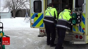 Il n'est pas rare que des gens appellent au 911 pour une cheville cassée ou un vilain mal de dos. Un transport par ambulance est parfois justifié, mais ce n'est pas toujours le cas. | ICI Québec