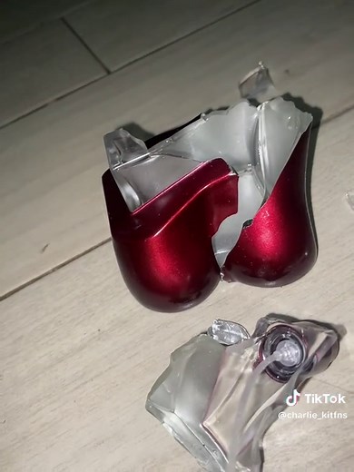 Billie Eilish No. 3 Perfume Review and Insights