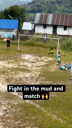 Fight in the mud 😆 #shorts #football
