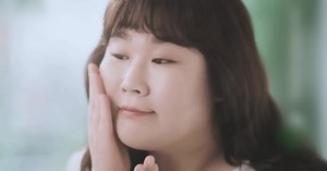 Comedian Kim Min Kyung Takes On A Cosmetic Commercial... And Sends Everyone To The Gym