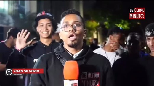 De Último Minuto on Instagram: "Parte de nuestro equipo se encuentra apostado en las afueras del Palacio de Justicia de Ciudad Nueva, donde cientos de ciudadanos se apersonaron para apoyar la marcha pacífica para pedir justicia en el caso de SeNaSa. Amplía esta y otras informaciones en nuestra página web: www.deúltimominuto.net #DeÚltimoMinuto #ElPeriódicodelaVerdad"