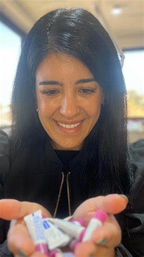 Clínica Dental CEMED on Instagram: "Los tratamientos prolongados con clorhexidina pueden asociarse a formación de manchas en los dientes y NADIE quiere eso! Por eso nuestros queridos amigos de VITIS creación esta solución ➡️ la nueva VITIS ANTIMANCHAS 🦷✨. Formulada para impedir la formación de estas molestas manchas y así lograr mejor adhesión al tratamiento para asegurar su éxito y que tú puedas seguir tomando tu cafecito o tecito tranquila/o ☕️. Gracias amigos de VITIS por pensar siempre en 