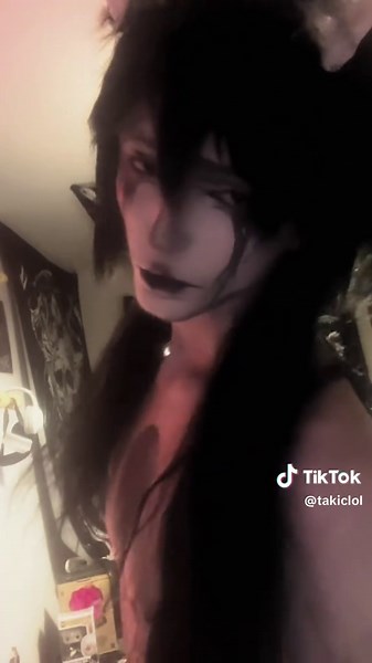 Learn How to Make Wings for Cosplay