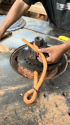 Tightening Large profile eyes on spindle machine #carpenter #woodworking