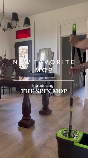Revolutionize Your Cleaning Routine with the Spin Mop - Easy Washing & Mopping!