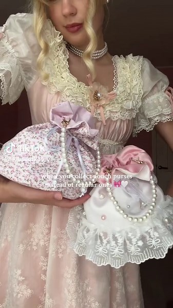 Discover Antoinette & Aurelia Vintage Purses Collection