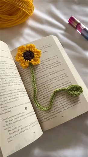 Crochet bookmark🎀 #crochet
