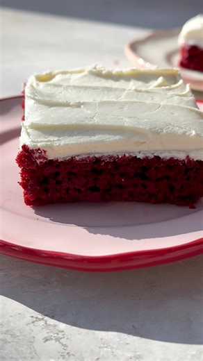 One of the easiest cakes you’ll ever make! Just grab these 2 ingredients and you’ve got a soft, fluffy cake in only 35 minutes! Full recipe below! | Tried and True Recipes