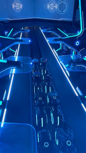 Want to know how to make the most of your experience on Tron Light Cycle Run at Disney’s Magic Kingdom? ✅ There is no standby option yet for Tron. Be ready to book that Virtual Queue at 7am! Don’t forget to link all your family and friends who want to ride BEFORE 7! Alternatively, you can try again at 1pm as long as you are in the park. ✅There is also an option to purchase Individual Lightening Lane for this ride. You can often select a time to ride, I advise you to ride at night if possible. Th