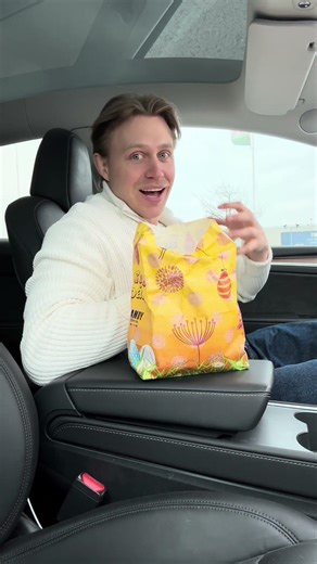 Glad påsk 🐣 Fokusera på rätt grejer och njut av godiset du gillar när du väl ska köpa godis 💙