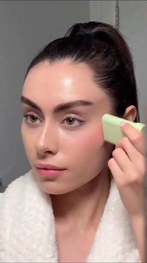 14K views · 87 reactions | On the glow blush Essence 勺勺 | France Mode | Facebook