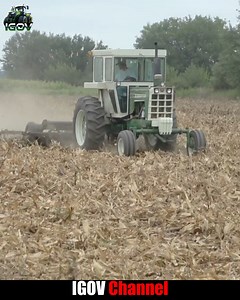 🚜OLIVER 1755 Tractor Disking #BigTractorPower #TractorPower #FarmMachines | Igov Channel