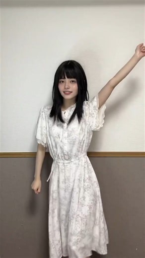 Looking closely... a crack...? | Mizu Doll