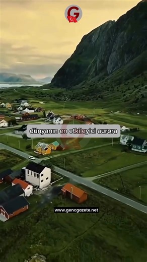⏳ Dünyada zamanın olmadığı bir yer var… Kuzey Norveç’teki Svalbard Adası, geleneksel 24 saatlik zaman anlayışının olmadığı nadir yerlerden biri. Burada insanlar, zamanı geride bıraktıklarını simgelemek için saatlerini adaya giden köprüye asıyor. Yaz aylarında 69 gün boyunca güneş hiç batmıyor, kışın ise uzun kutup geceleri yaşanıyor. Bu yüzden dükkânlar ve okullar belirli saatlere bağlı değil. #Svalbard #Norveç #Kutup #ZamansızYer #GeceGündüz #BeyazGeceler #KutupGecesi #DünyaKeşfi #İlginçBilgile