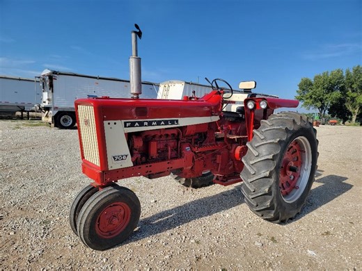 1965 International Farmall 706 2WD Tractor | Agriculture