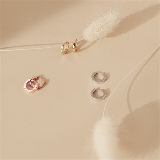 Huggie Earrings by Caitlyn Minimalist • Huggie Hoop Earrings in Gold, Sterling Silver, Rose Gold • Perfect for Everyday Wear • ER007 - Etsy