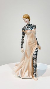 COMNG SOON: Modern Miniatures An exhibition of artists working on a restricted scale at the @royal_scottish_academy Included will be this new piece I finished last month, a hand painted found ceramic measuring 20cm tall. Many thanks to the inventor of the magnifying glass without which this work would not be possible as well as master brush maker @vaishaliprazmari Painted Lady (35) 2025 Found ceramic, enamel paint | Jessica Harrison