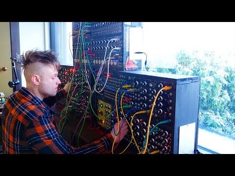 MAKING SOUNDS ON LMNC's DIY SYNTHESIZER - Cloud Inversions