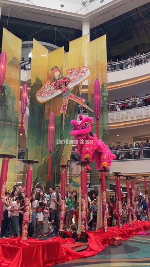 220K views · 32K reactions | #cny2025 | Acrobatic #liondance by Khuan Loke @ Mid Valley Megamall KL | Lion Dance Chaser Page | Facebook