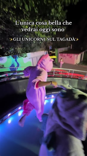EXTREME TAGADÀ,eiei ma quelli sono ✨UNICORNI✨ LA GIOSTRA IMMAGINE RAGÀ🎡 #extreme #tagada #lunapark #giostre #unicorni #shaker #dance #deep #impact #bigshow #numberone #giostra #immagine #discoteca #viaggiante #spettacoloviaggiante #spettacolo #tagadà #night #show #fiesta #festa #intrattenimento #costumi #unicorno #baby #tiktok #divertimento #perte #parati #pourtoii #foryourpage #foryoupage #foryou #viralvideo #videoviral #viral #capcut_edit #capcutvelocity #capcut #edit #fyp #challenge #theend 