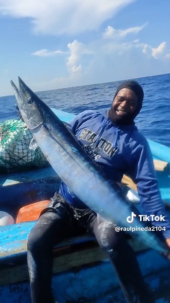 Videos de Raul Pineda (@raulpineda2104) con “EL PESCADOR - ELI PEREZ”