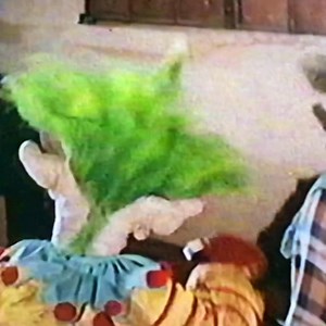 The guy who says “Damn!“ is the real MVP here. #mgmhomevideo #killerklownsfromouterspace | VCR of Death