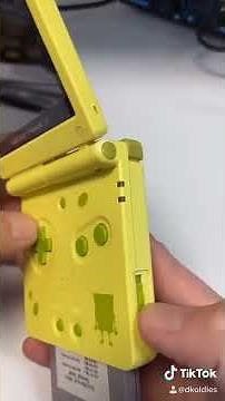 Change the startup colors on a Game Boy