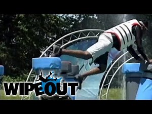 Nerd takes it slow and steady | Wipeout