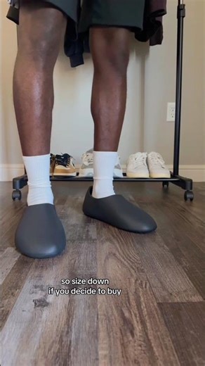 THE $20 YZY SLIPPER REVIEW ✨ #shorts #sneakers #yzy #yeezy #slipper #review #trending #onfeet