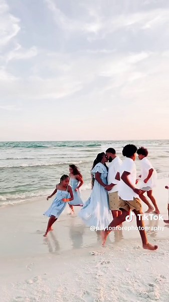 A beautiful beach photoshoot at sunset 🌴 #30APhotographer #FloridaPhotographer #RosemaryBeach #FamilyPhotographer #Seaside #30a #PanamaCityBeachPhotographer #Destin #BeachPhotographer #FamilyPhotos #PCB