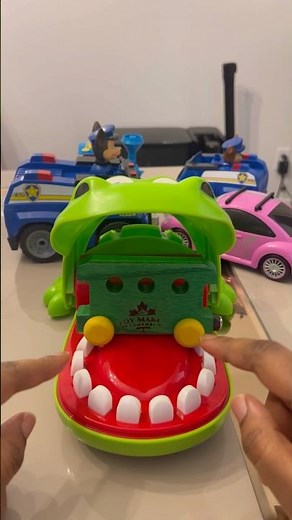 Alligator with Local Train #toys #asmr #alligator #alligatortoy #asmrtoyunboxing