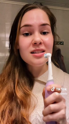 Kuinka hampaat tulis puhdistaa joka päivä KAKSI KERTAA. Kiitos #hammashoito #hampaidenharjaus #hammaslääkäri #hammashoitaja