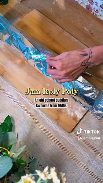 Ingredients 250g self-raising flour 50g golden caster sugar 50g butter or spread 75g beef or vegetable suet 125ml milk 1 jar of jam Extra sugar for sprinkling on top Method First, add the flour to a bowl, then rub in the butter or spread. Stir in the sugar, then add the suet and milk and mix everything together until it forms a soft, slightly sticky dough. Lightly flour your surface and roll the dough out with a rolling pin into a rectangle. Spread the jam all over the top, leaving a little spac
