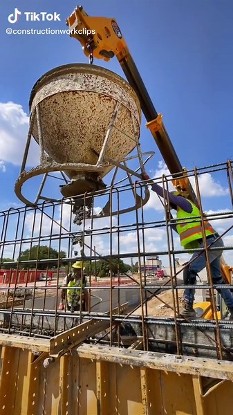 JCB 508-66TC Shooting Boom Forklift Concrete Filling Process