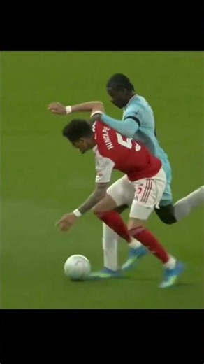 ARSEnal Hincapie RIDICULED by Ben White #football #viral #arsenal