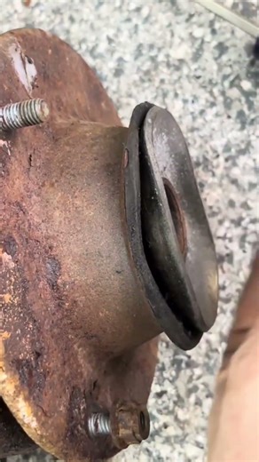 E30 325ix strut disassembly(part4)#e30 #325ix #bmw #awd #coilovers #disassembly #turbo #mechanic