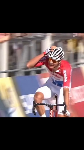 velofeed | MVDP with the best comeback in a cycling race 🚀 #mvdp #cycling #cyclingreels #cyclingreel | Instagram