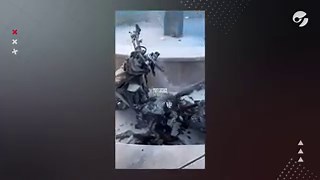 Explosiones en el Líbano: así quedó una moto que contenía un walkie-talkie que se detonó