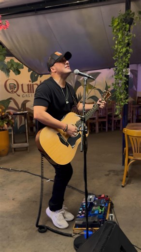 Banda Los Republikanos on Instagram: "“São tantas marcas que já fazem parte do que eu sou agora…” (Lanterna dos Afogados) 12 | 12 • Noite incrível e de muita música boa no @quintallgastrobar 🧡 #pop #poprock #rock #fy #fyp #viral #acoustic #unplugged #bar #bier #beer #cheers #musica #music #rocknacional #paralamasdosucesso"