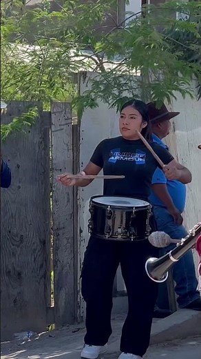 Very pretty Chilean woman from the town of Guerrero #detierrasmixteca #chilenas