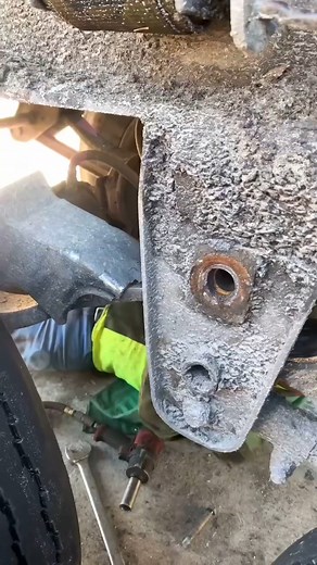 354K views · 7.2K reactions | I think she wore out! #logtrailer #mechanic #fupシ #dirthandscleanmoney #southga #the44companies #welder @the44guys #ItWasntMe #logging#dieseltrucks #dieselpower | Pete cros | Facebook